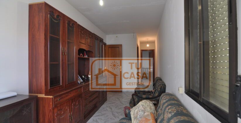 Venta de excelente vivienda más local comercial en&hellip;